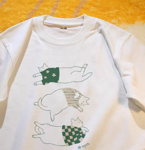 T- SHIRT - Belly Up Cat Tshirt